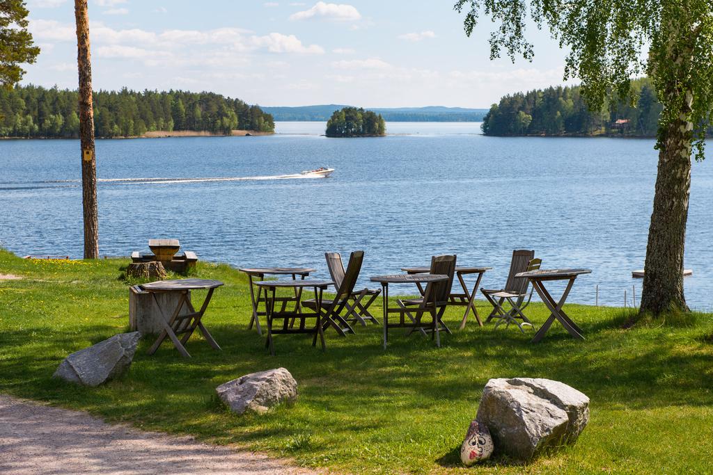 Med sjön Runn som närmsta granne.