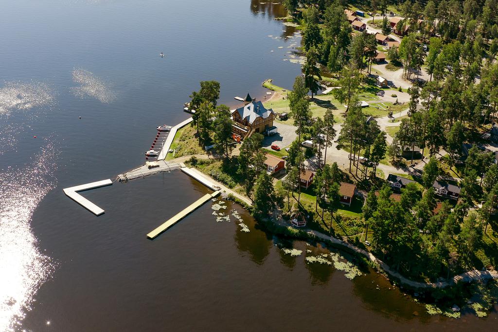 Härligt område med flertalet stugor alla belägna med närhet till sjön Runn.