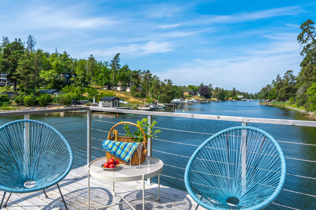 Gemensamma bastuflotte med takterrass och brygga 