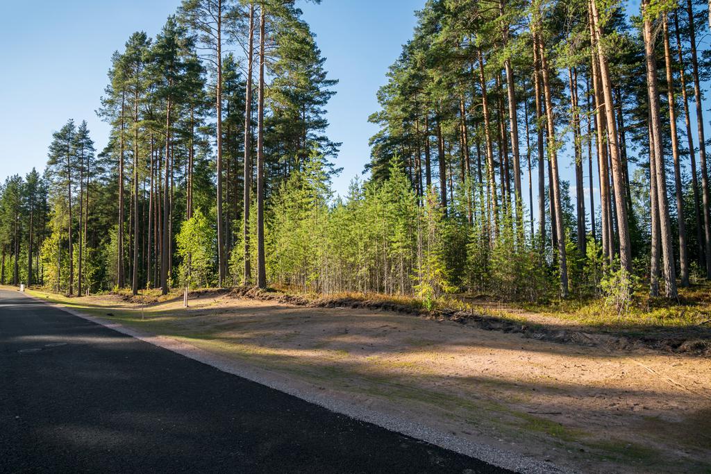 Byggrätt framgår av detaljplanen. Ta gärna en egen kontakt med samhällsbyggnadskontoret hos Leksands Kommun beträffande ytterligare bygglovsfrågor.