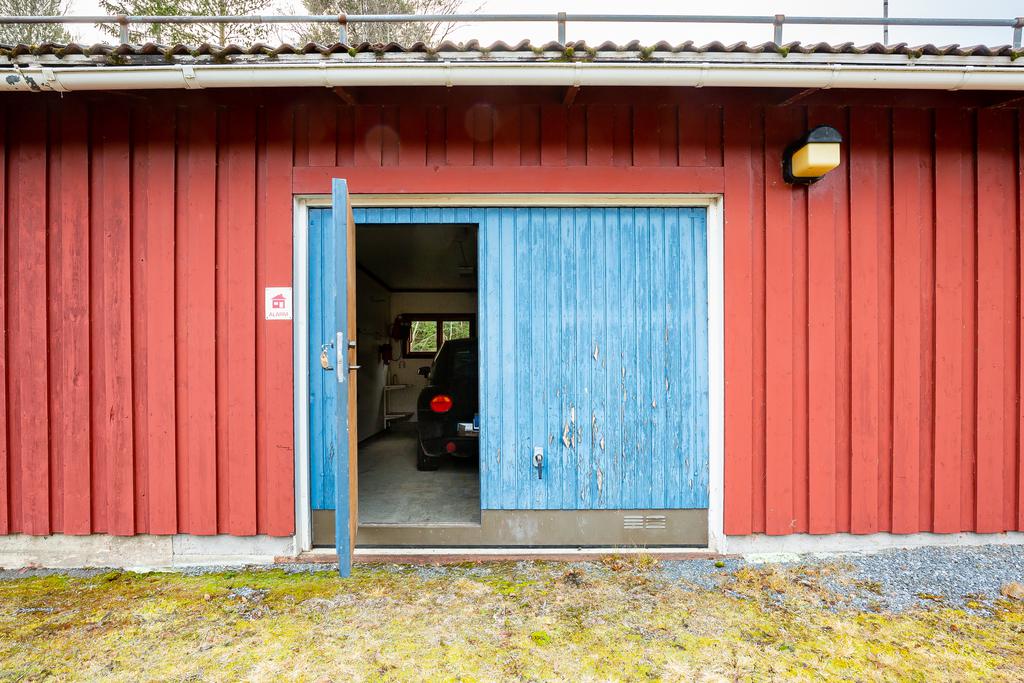 Sydvästra längans garage