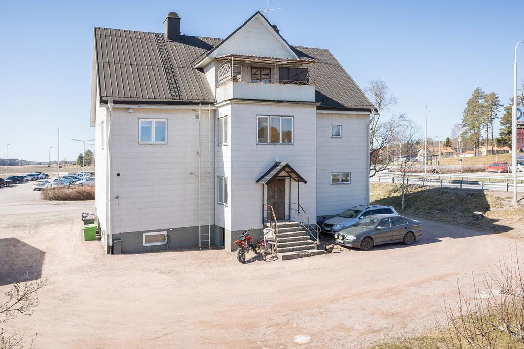 Husets entré till lägenheterna