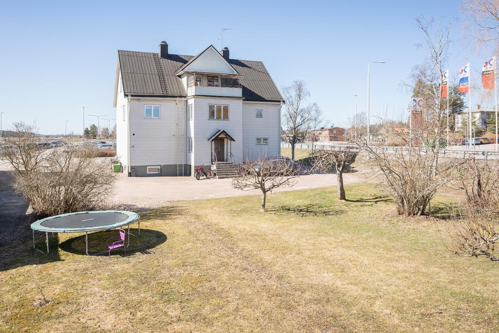 Trädgård mot huset