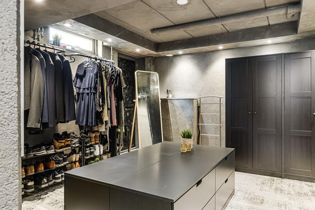 Walk-in-closet