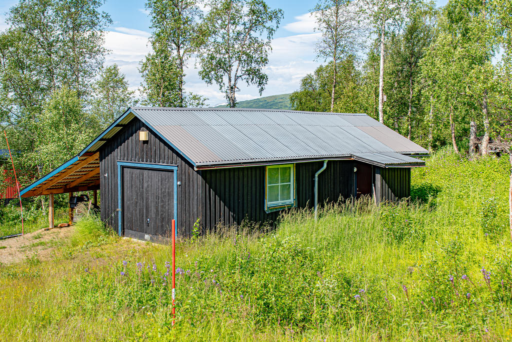 Garage med carport