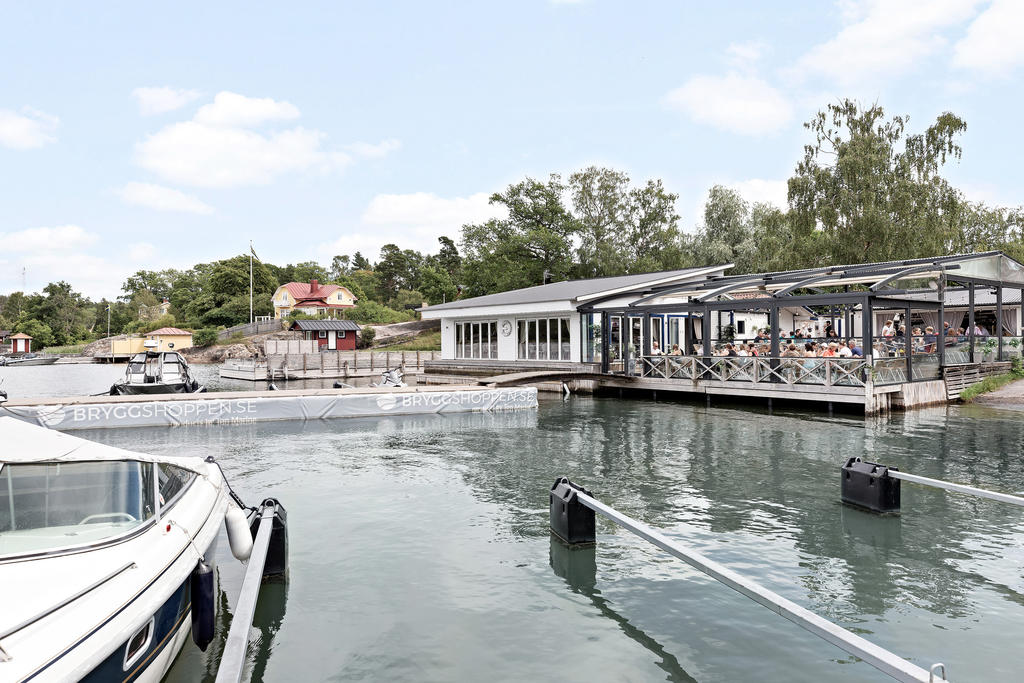 Linanäs gästhamn och en av restaurangerna