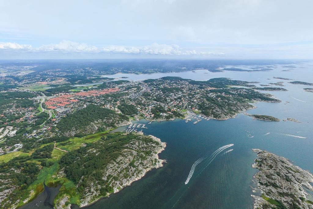 Området ligger i anslutning till Näsethalvön dit man enkelt tar sig med cykel .