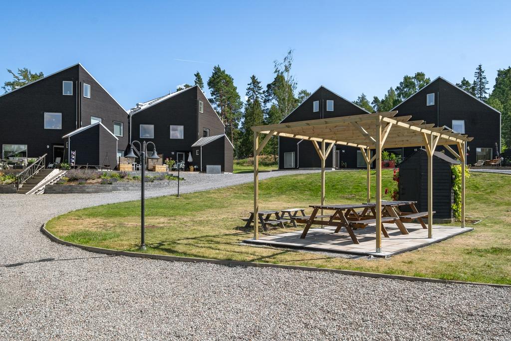 Innergården och nya pergolan