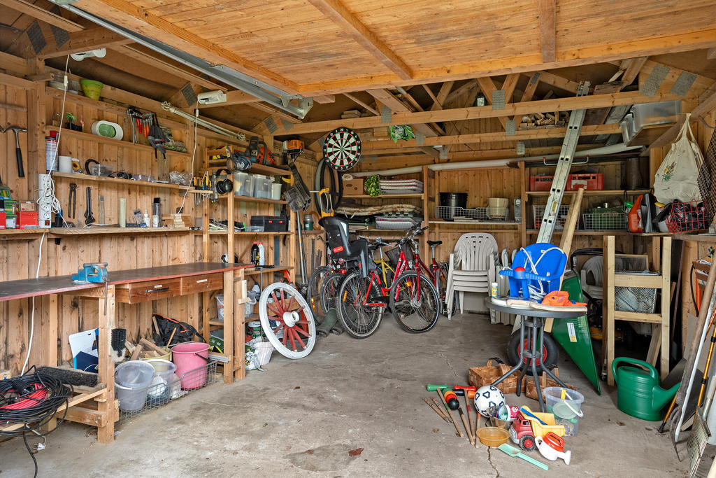 Garaget, gott om plats för bilen eller andra hobbys!