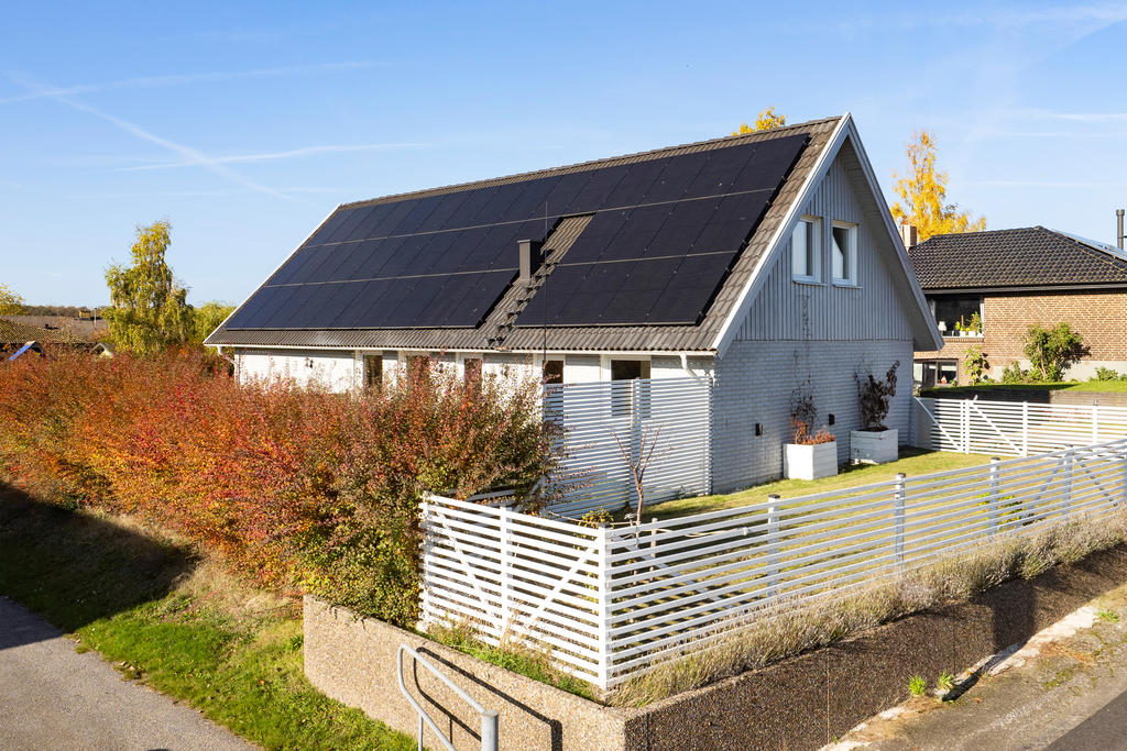 Solceller på husets södersida