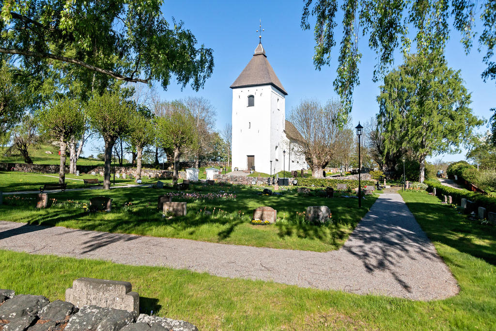 Adelsö kyrka