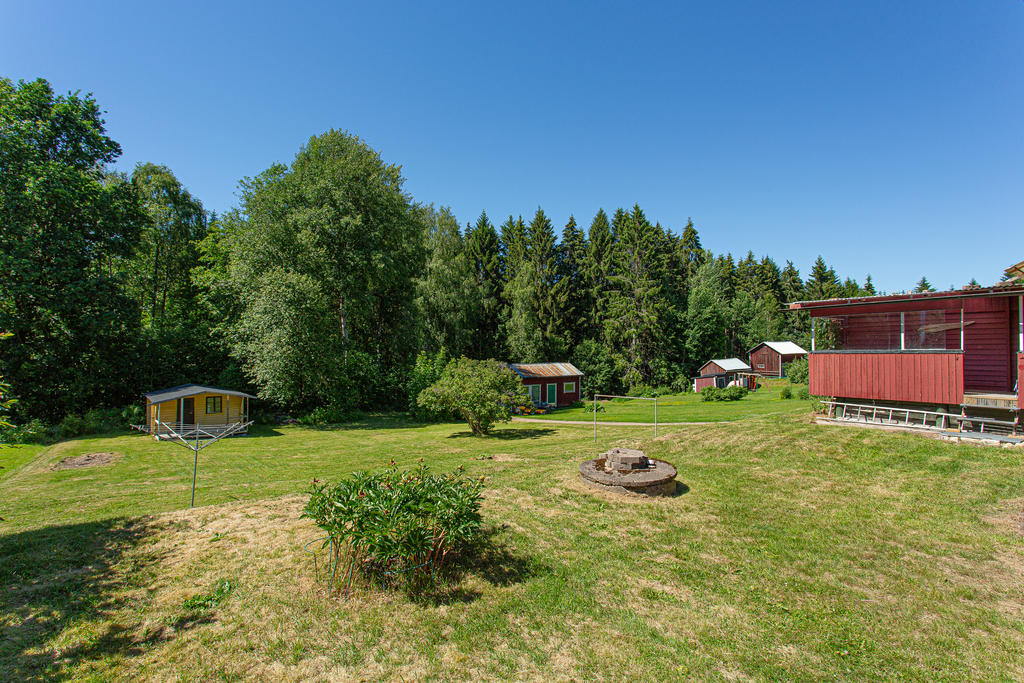 Stor trädgård i västerläge