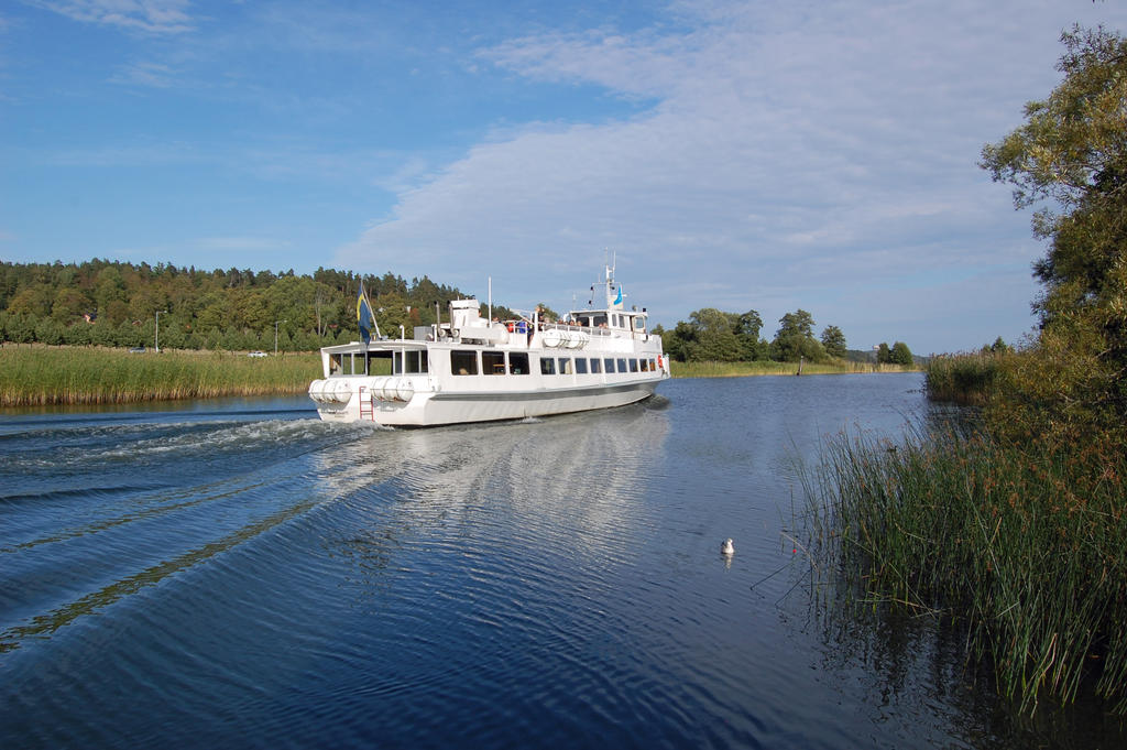 SL´s pendelbåt (linje 89) från Ekerö centrum till stadshuset.