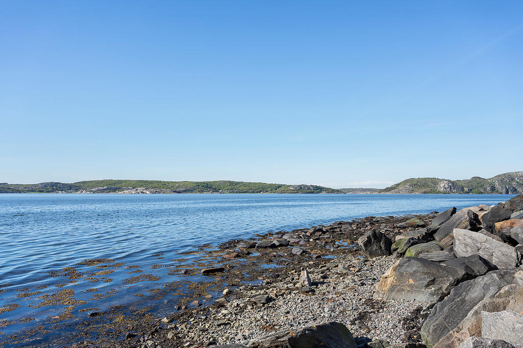 ...eller ta ett dopp i det salta och klarblå havet!