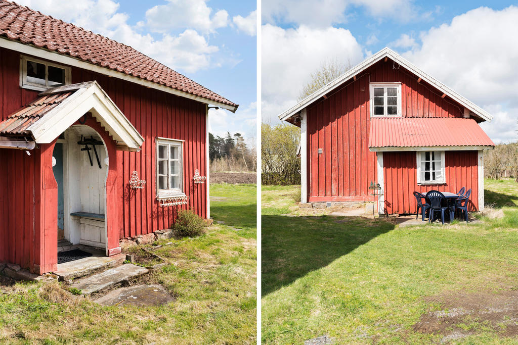 Torpet har två entréer 