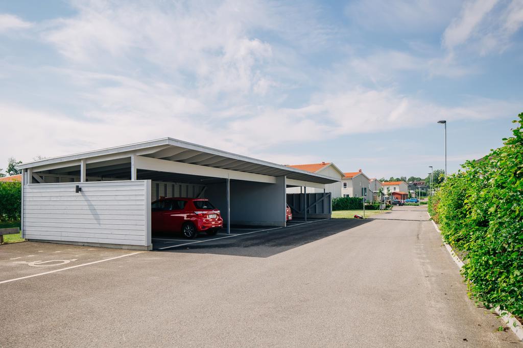 Carport ingår i månadsavgiften.