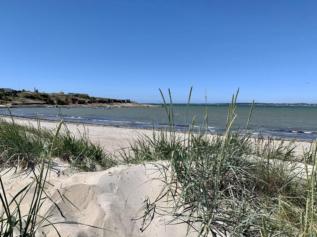 Här bor du med kort bilväg till havet och fina badvikar