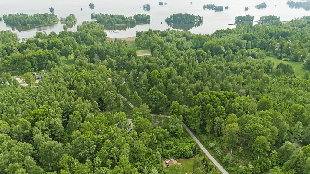 Doppingvägen 3, närhet till Hjälmarens vatten