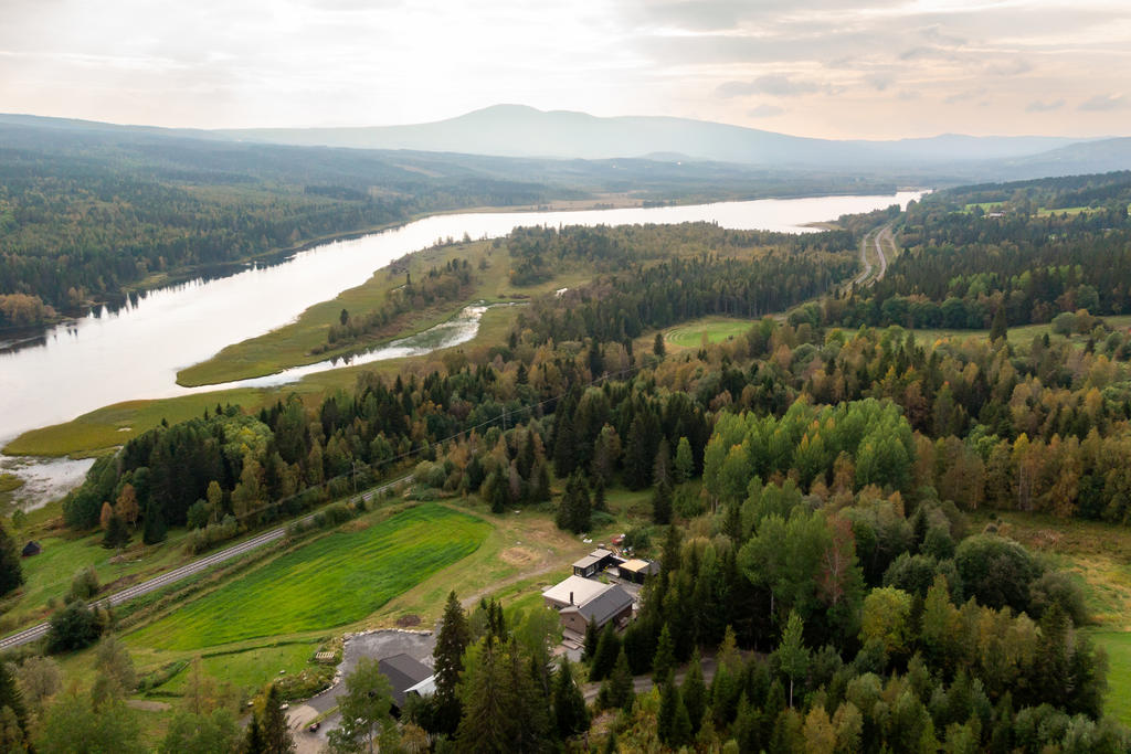 Avskilt läge med naturen som granne men endast en dryg mil från Åre.