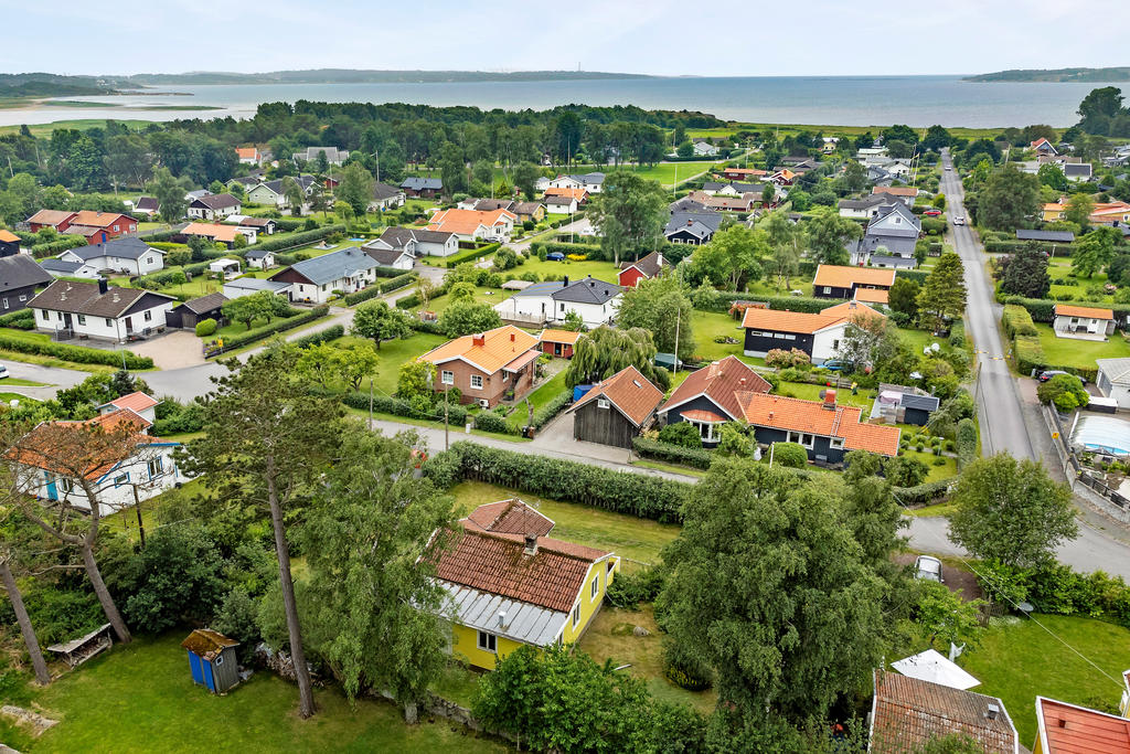 Här bor du med promenadavstånd till havet och Frillesås fina badvikar