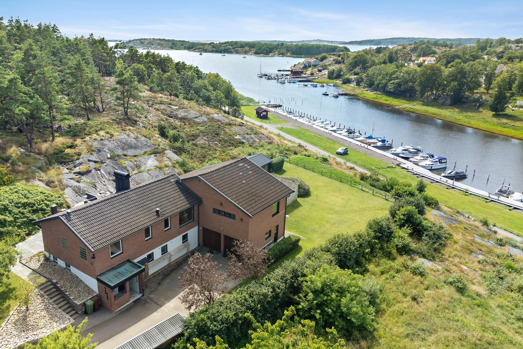 Bara runt hörnet ligger Skallaviken, en mysig badstrand