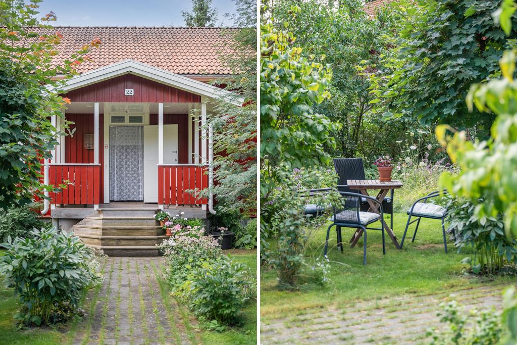 Mysig entré där dörren kan stå öppen för att förlänga huset.