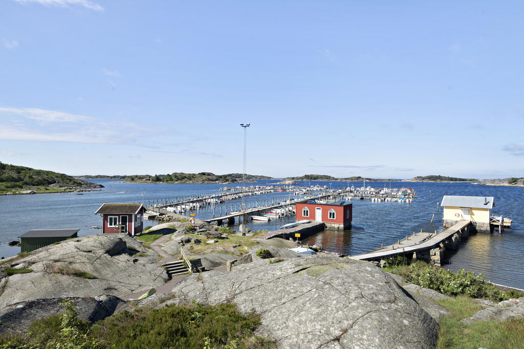 Skintebo hamn en promenad bort