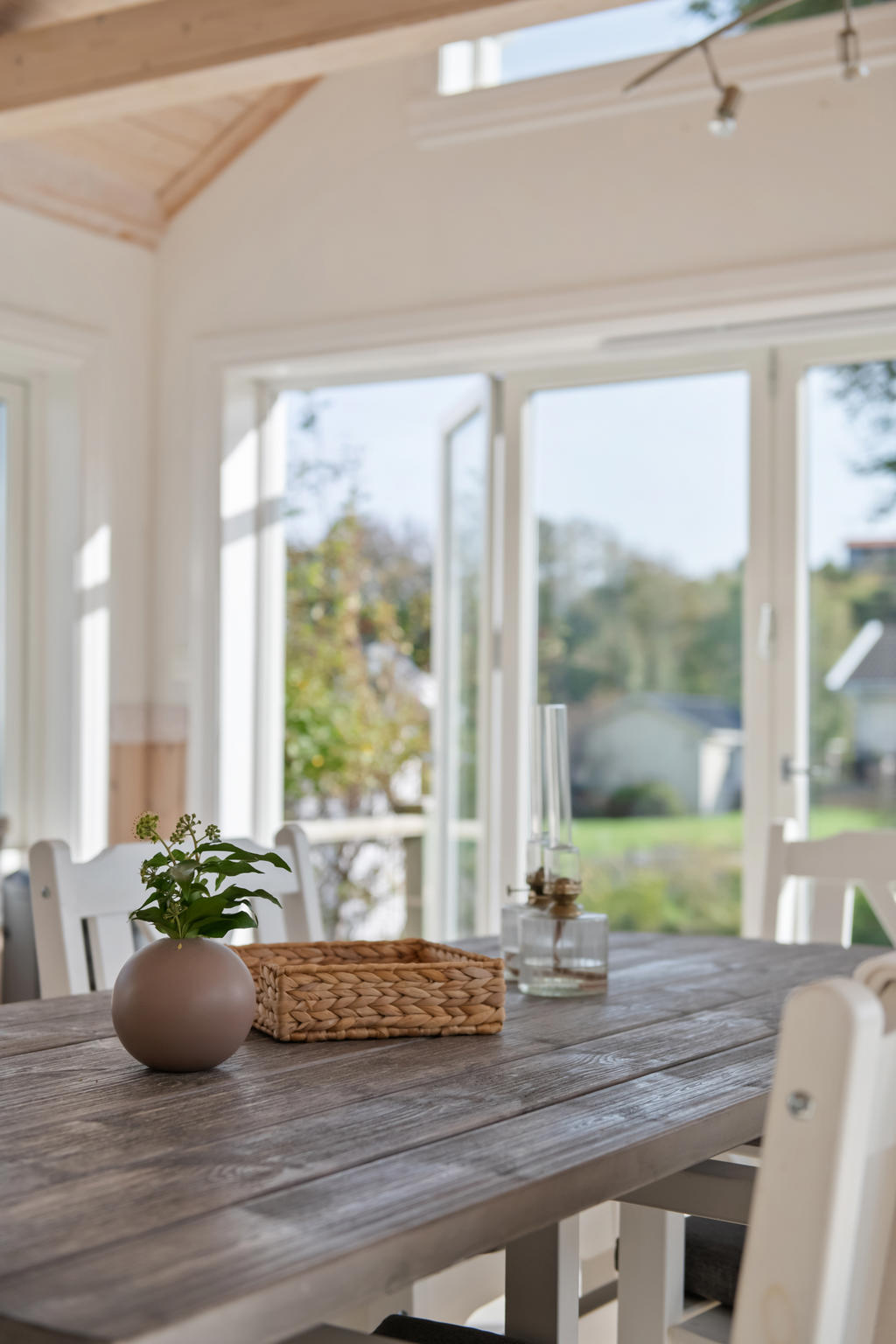 Detaljbild glasveranda.