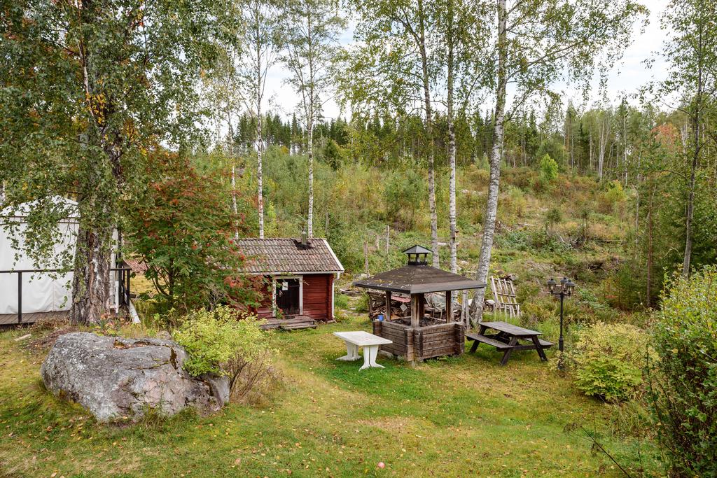 Tillgång till vedeldad bastu och grillplats