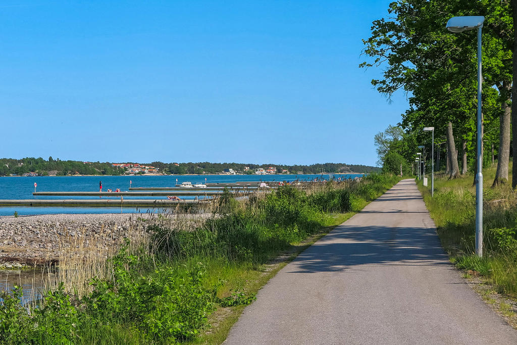 Gång- och cykelväg in till centrum