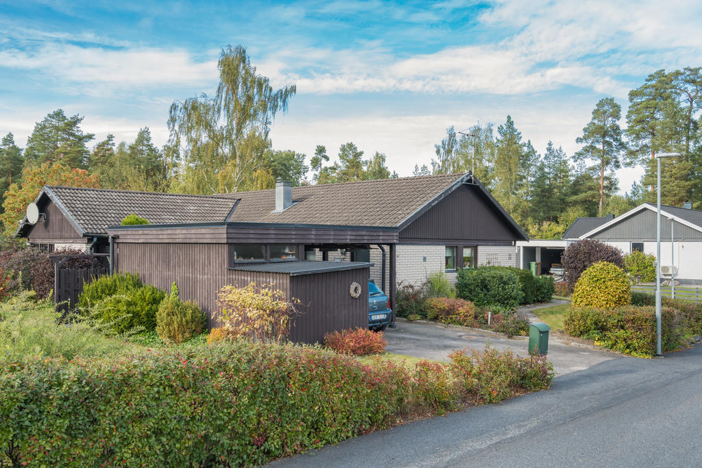 Carport med förråd