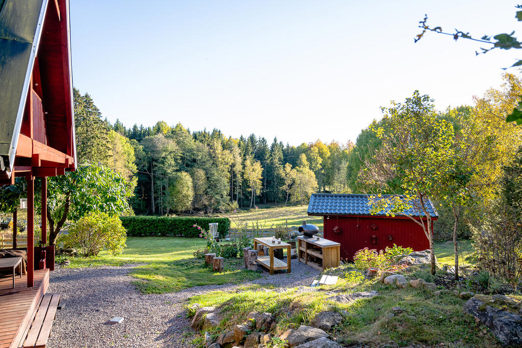 Ljuvligt, lantligt läge och trivsam trädgård