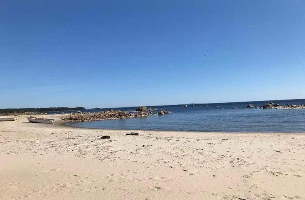 I Sörfjärden finns Norrlands längsta strand, ca en mil från Gnarp