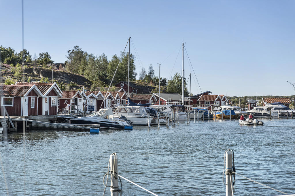 Mysiga Eskils kanal med fina strövområden.