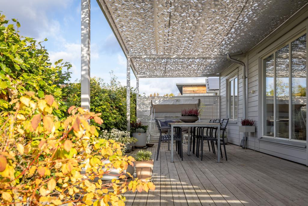 Uteplats med pergola