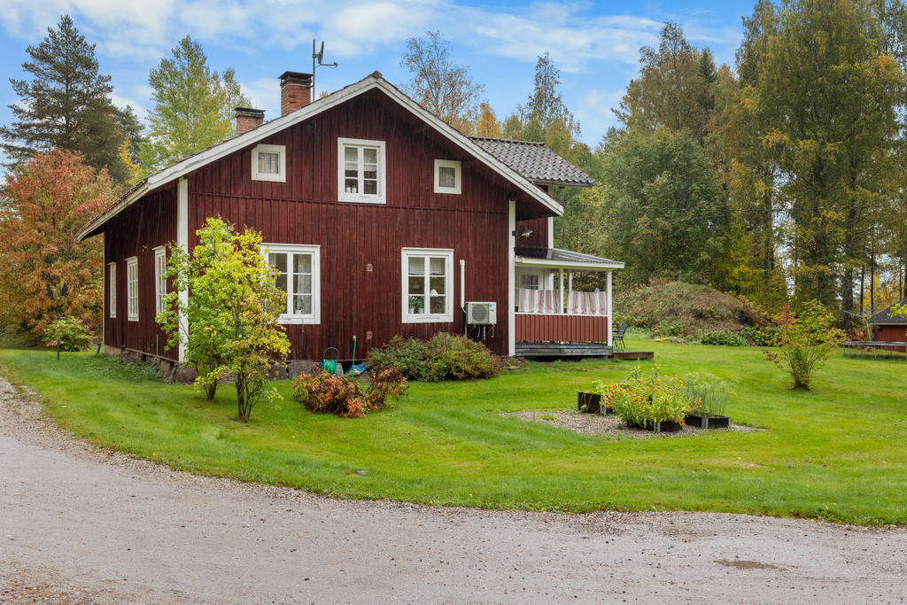 Fasad i väst. 