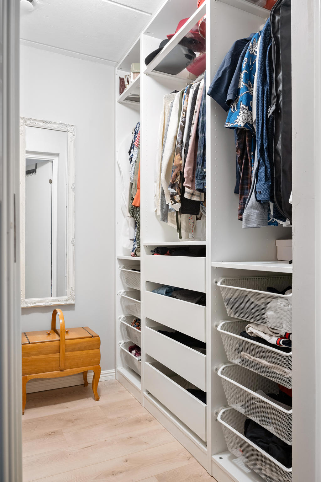 Walk in closet