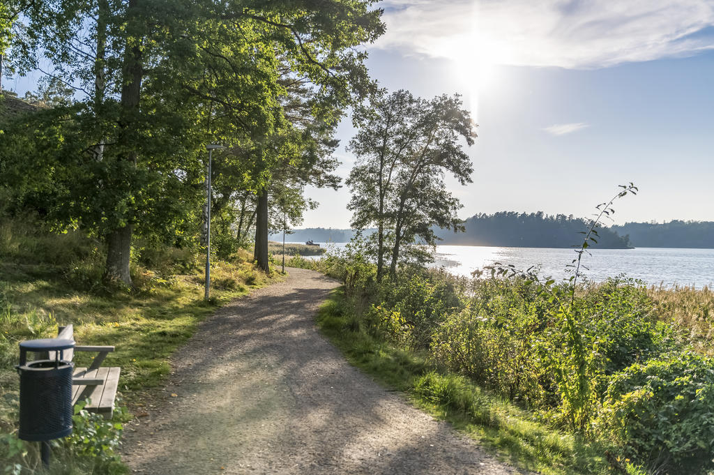 Strandpromenad på Estö-.