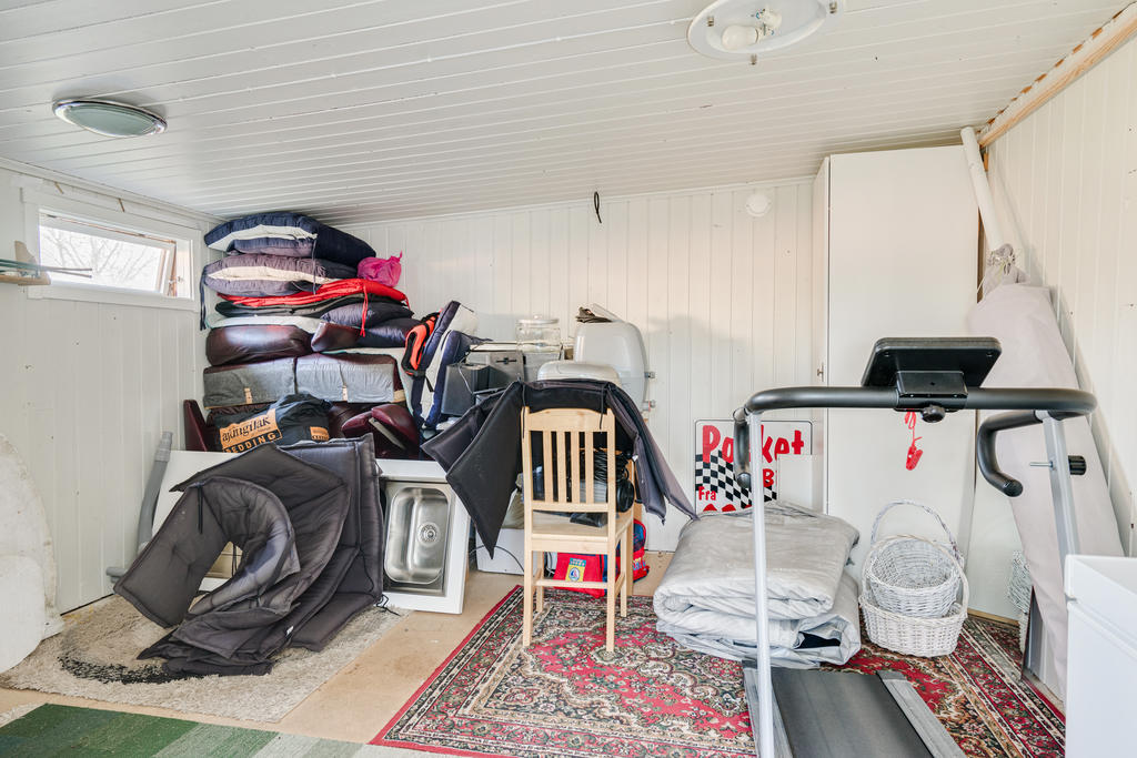 Förråd i anslutning till garaget. 