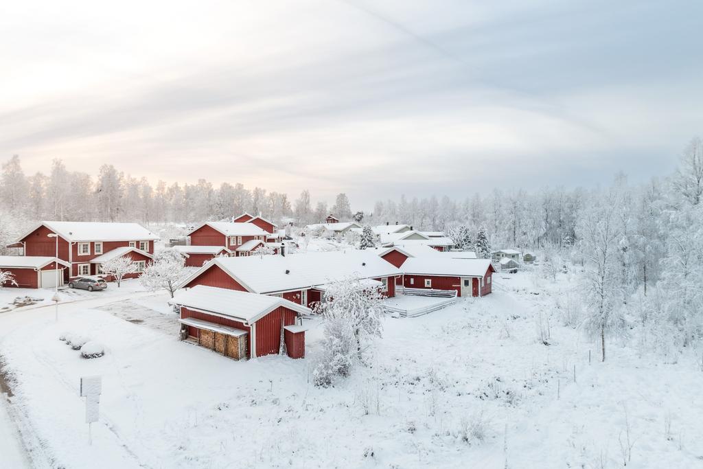 Sätra är ett populärt område som passar både barnfamiljen eller dig som har tröttnat på trappor eller bara vill ha något lagom och lättskött.